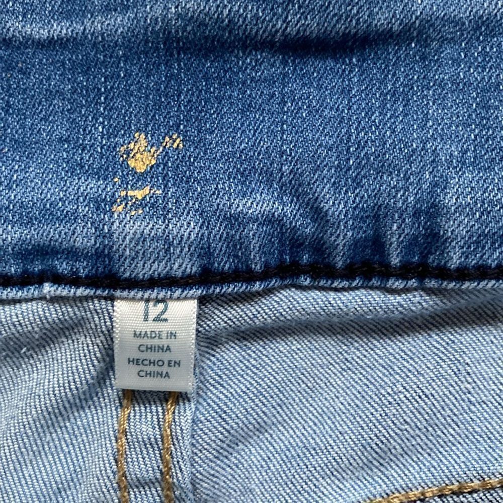 Seven7 Distressed Denim Shorts – Size 12 – Frayed Hem – Good Condition - Picture 4 of 7